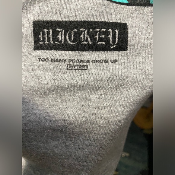 EUC Disney Mickey Mouse Neff T-shirt Gray Size Large - Picture 6 of 7